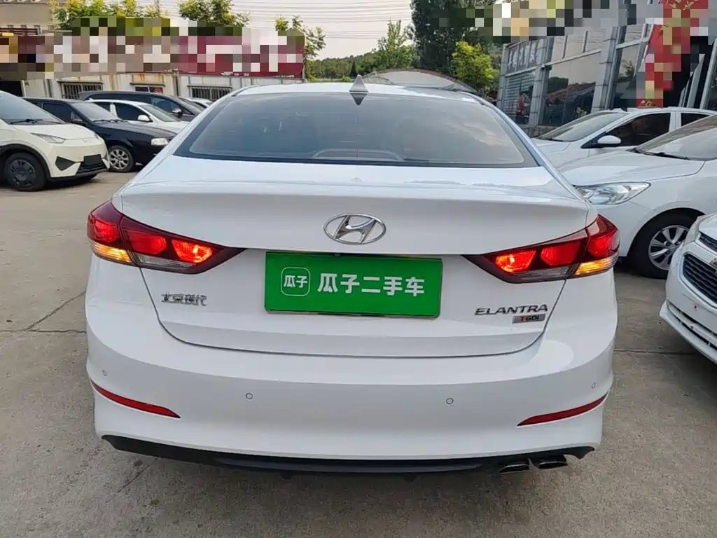 Hyundai Elantra — миниатюра 6