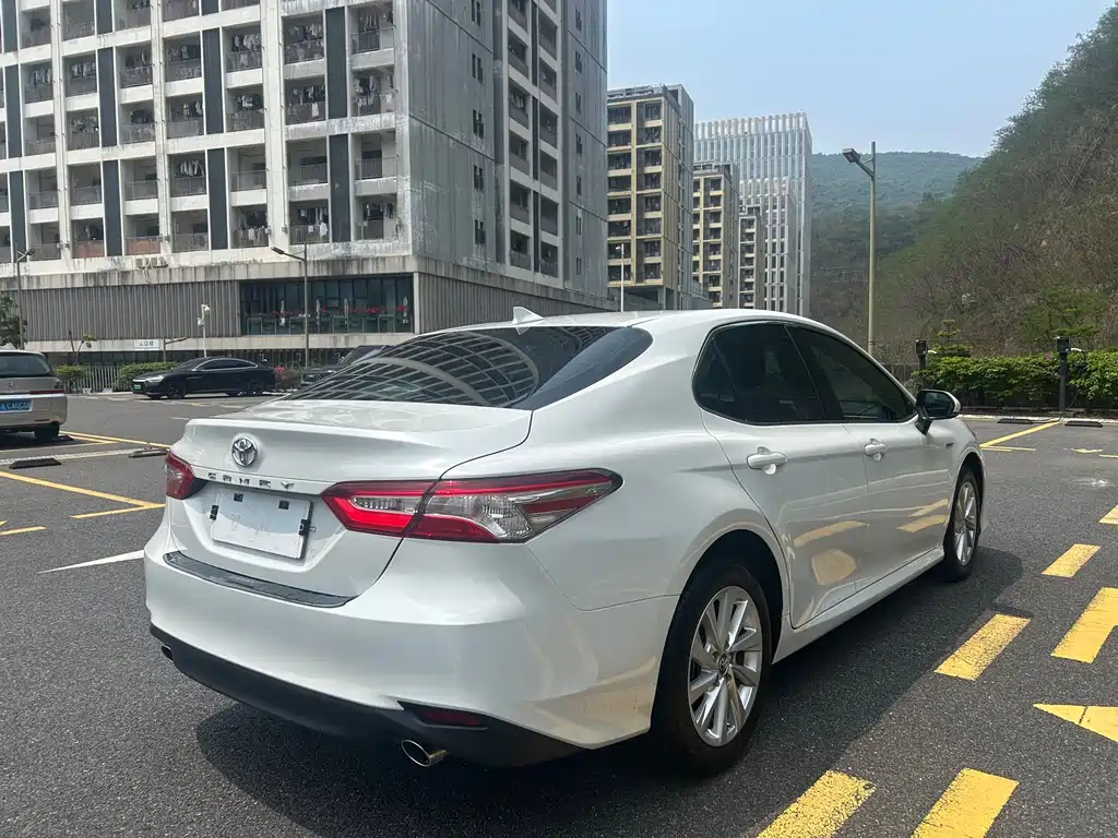 Toyota Camry — миниатюра 26