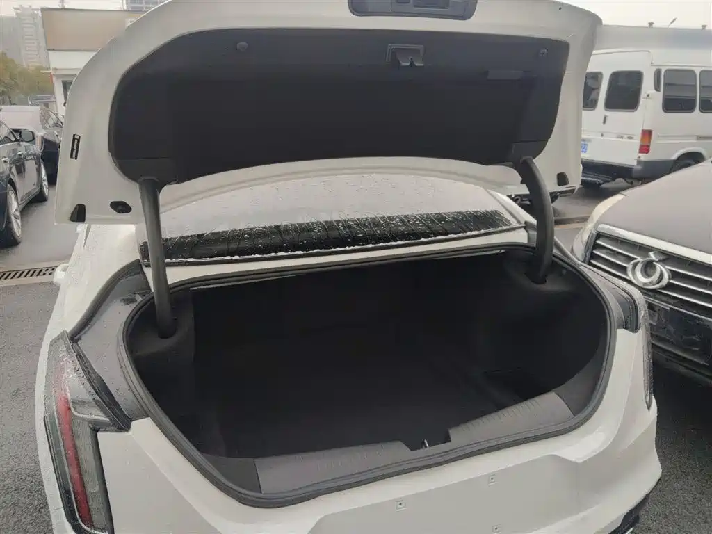Cadillac CT4 2022 28T