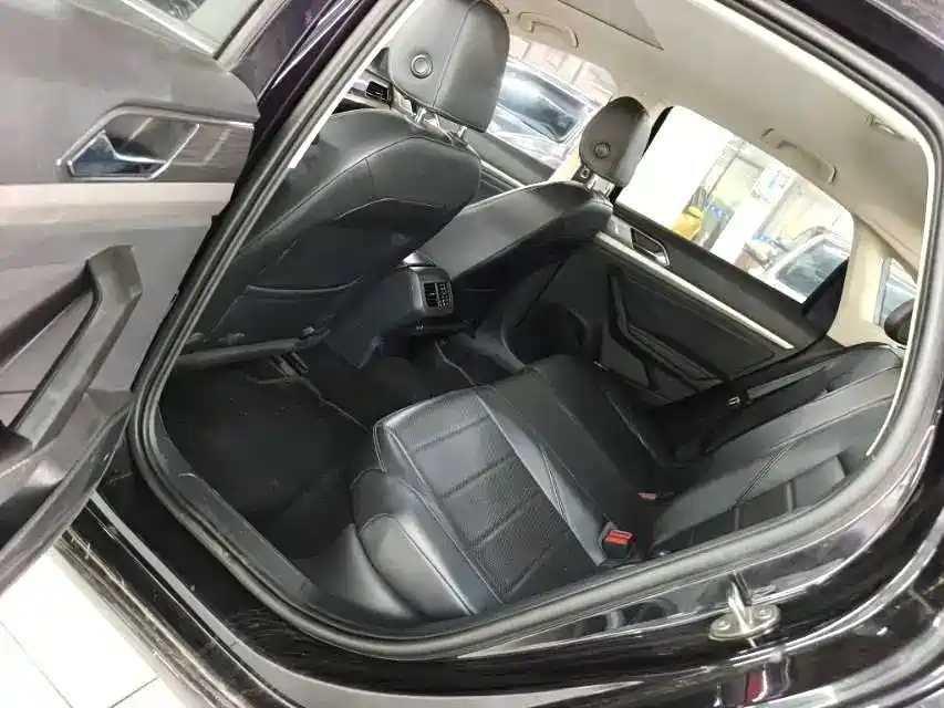 Volkswagen Lavida — миниатюра 5