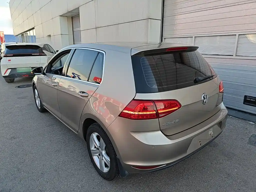 Volkswagen Golf — миниатюра 5