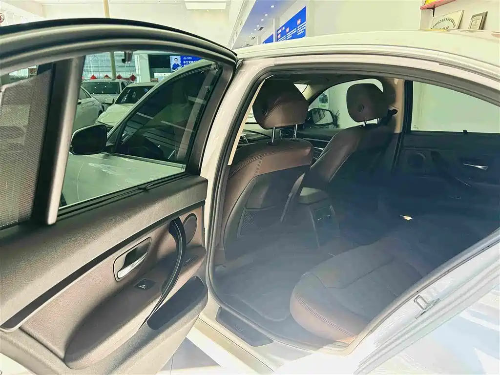 BMW 3 Series — миниатюра 23