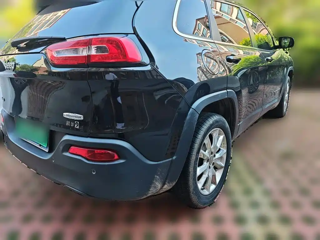 Jeep Cherokee (Import) — миниатюра 6