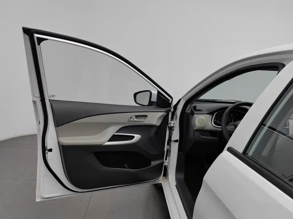 Chevrolet Sail — миниатюра 8