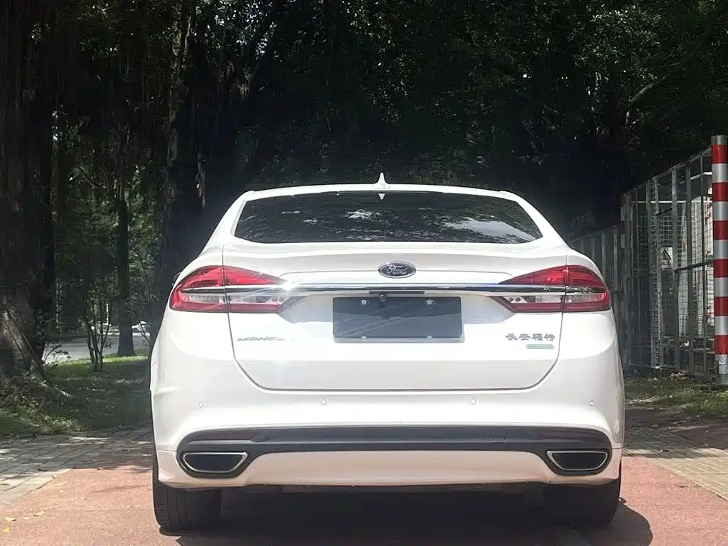 Ford Mondeo — миниатюра 8