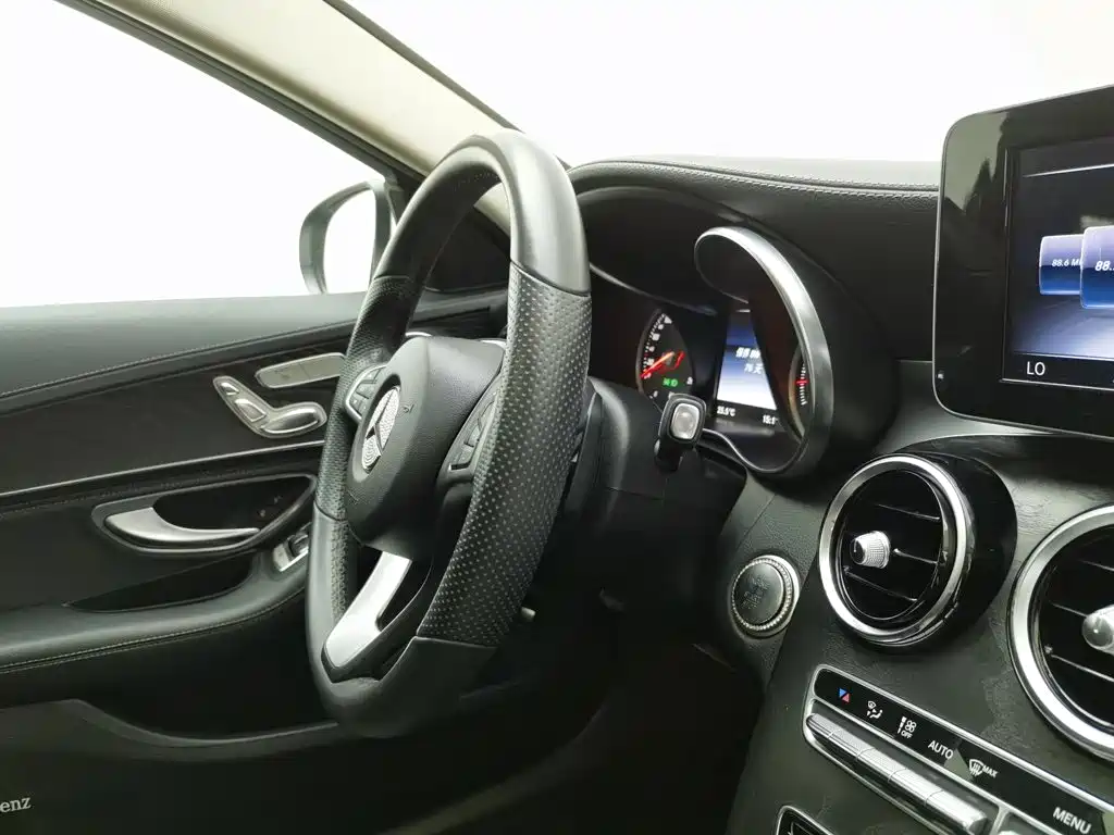 Mercedes-Benz C-Class — миниатюра 22