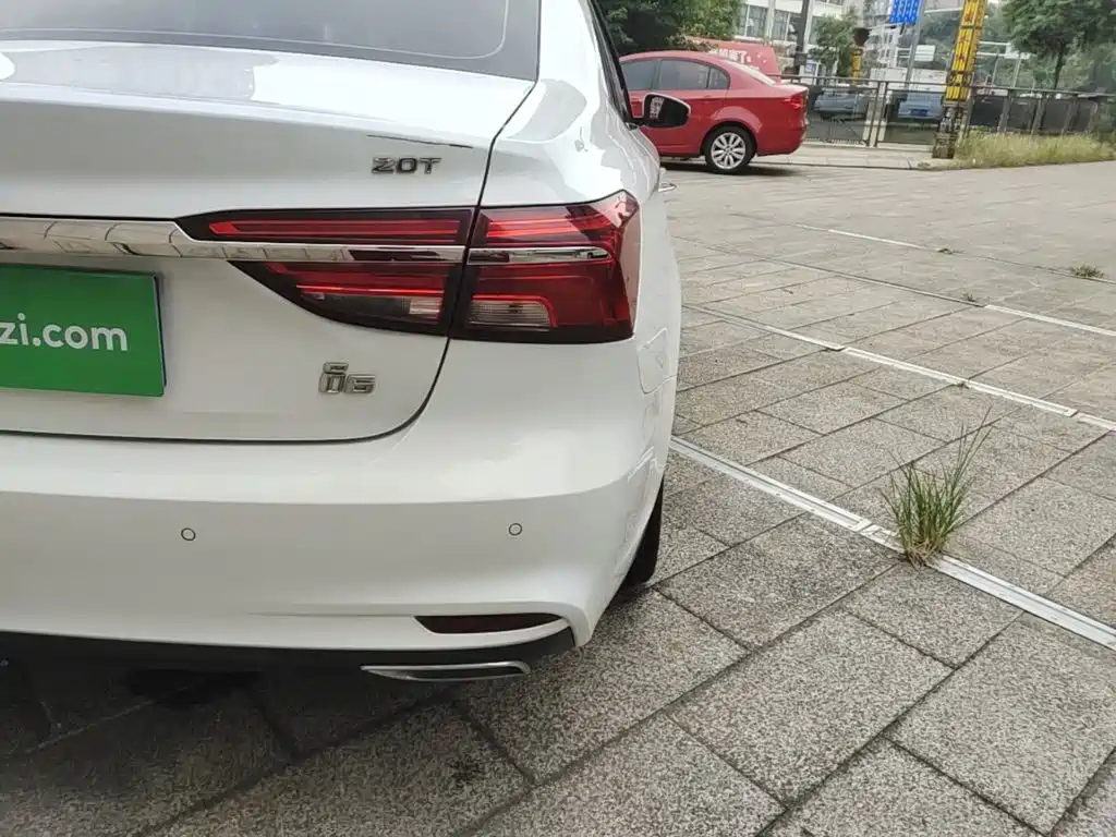 Roewe i6 Classic — миниатюра 8