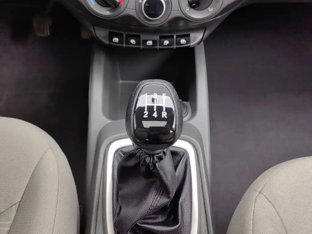 Chevrolet Sail — миниатюра 13