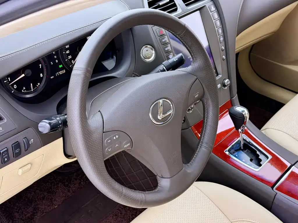 Lexus ES — миниатюра 17
