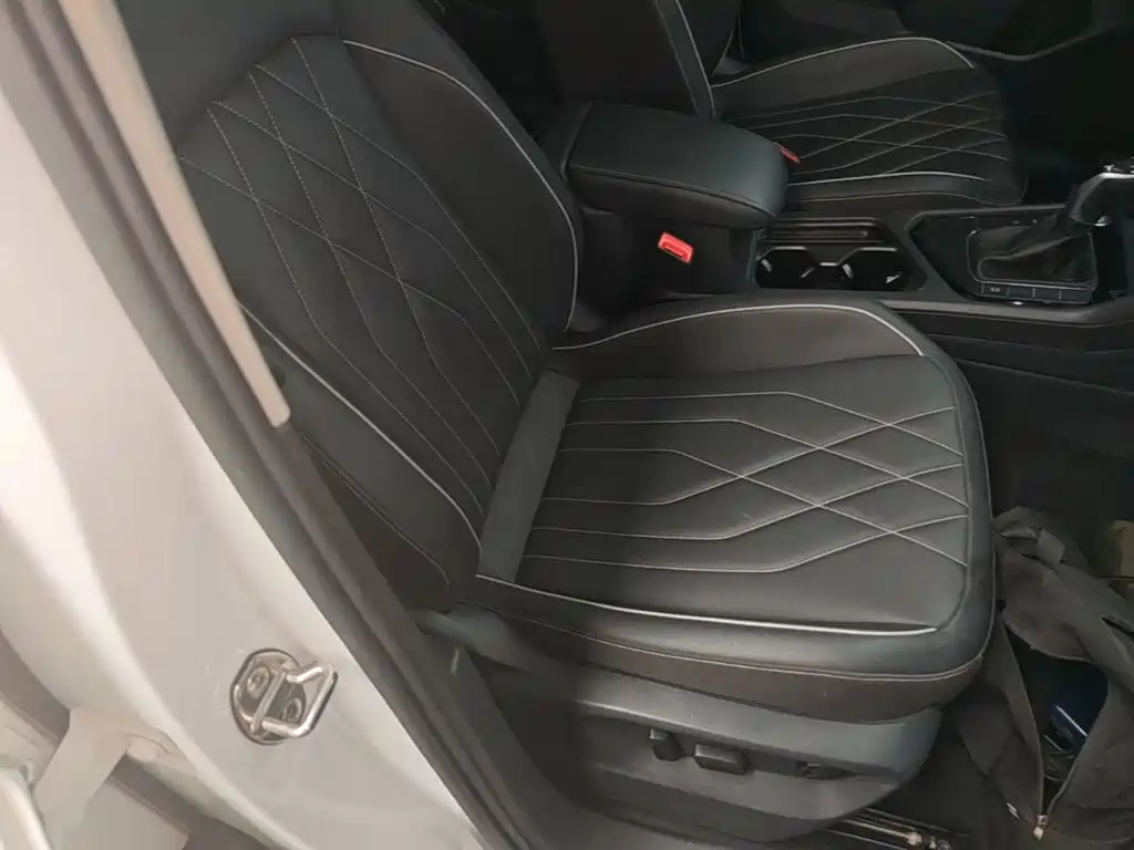 Volkswagen Tiguan L — миниатюра 25