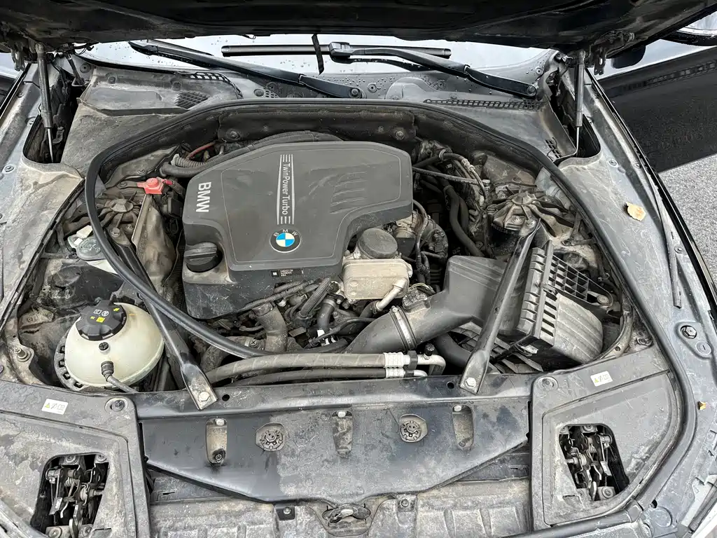 BMW 5 Series — миниатюра 19