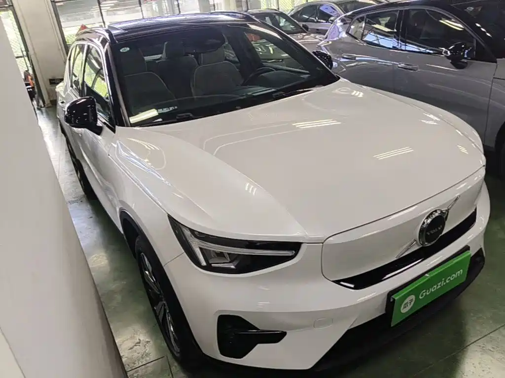 Volvo XC40 NEV — миниатюра 4