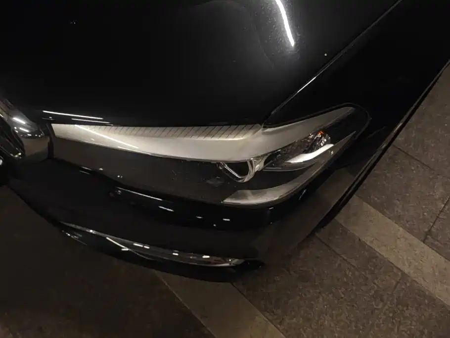 BMW 5 Series — миниатюра 5