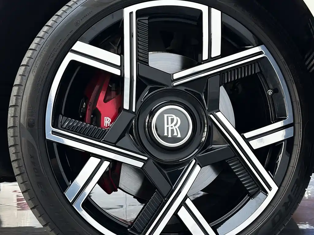 Rolls-Royce Cullinan 2025 Black Badge