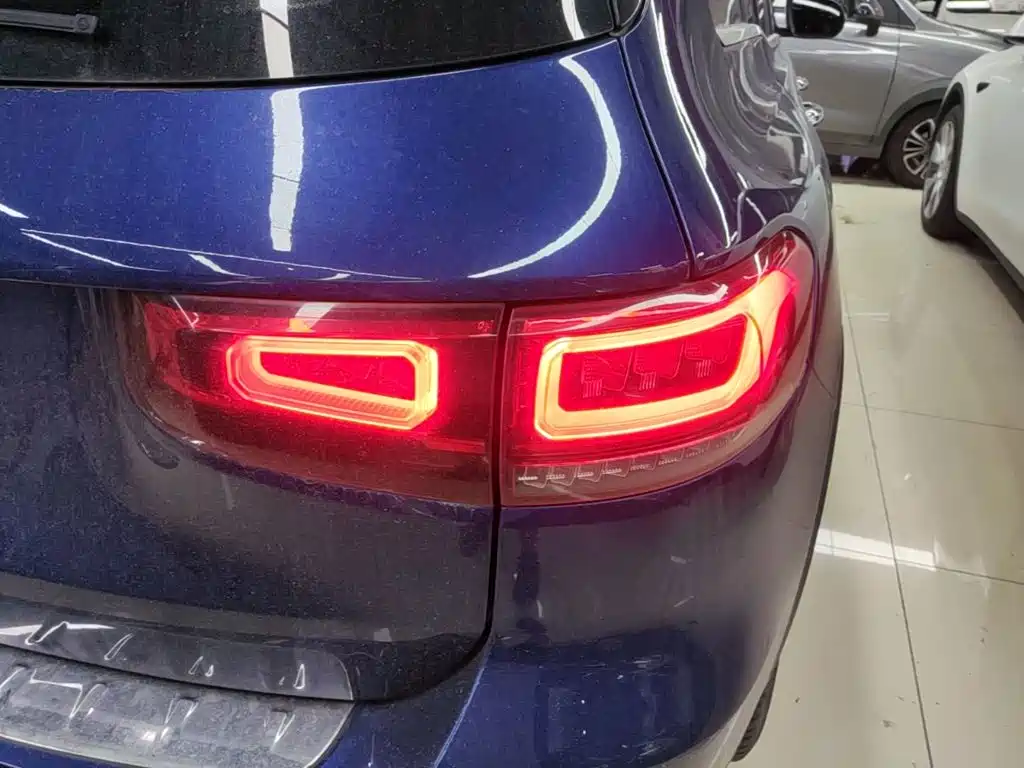 Mercedes-Benz GLB — миниатюра 8