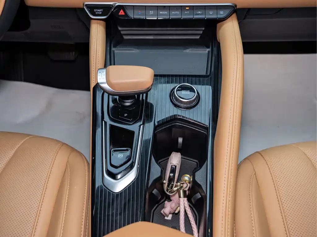 Geely Xingyue L EREV — миниатюра 21