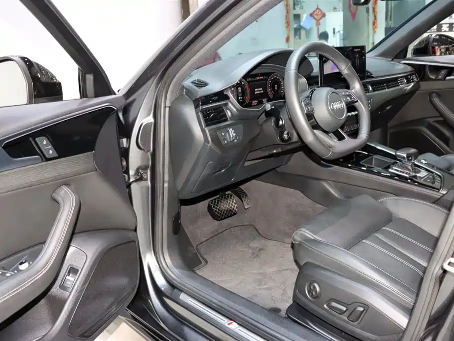 Audi A4L 2023 40 TFSI Luxury