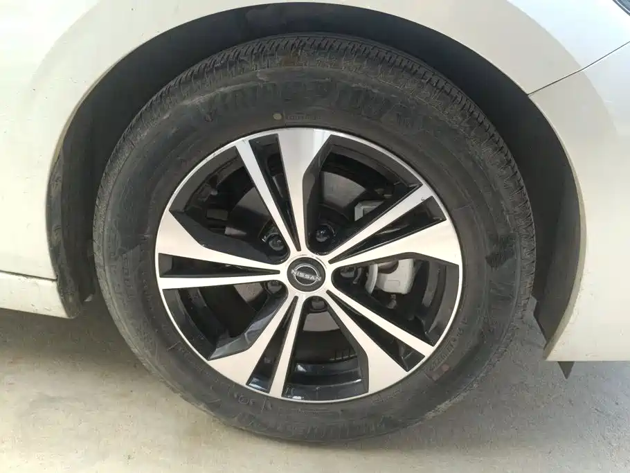 Nissan Sylphy — миниатюра 6