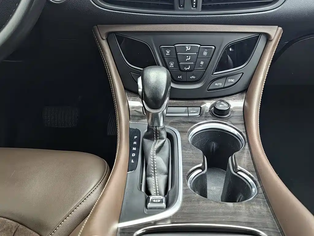 Buick Envision Plus — миниатюра 13