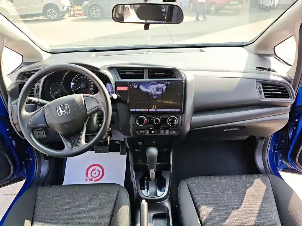 Honda Fit — миниатюра 10