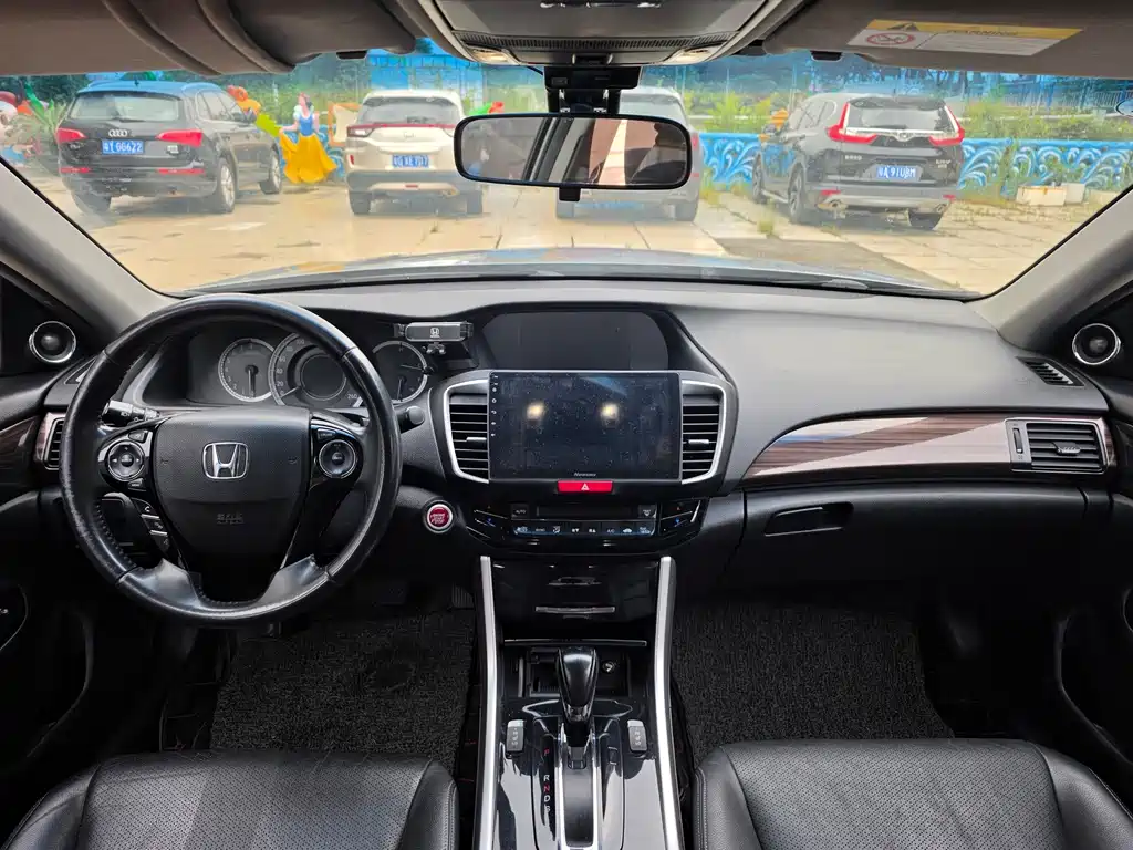 Honda Accord — миниатюра 7
