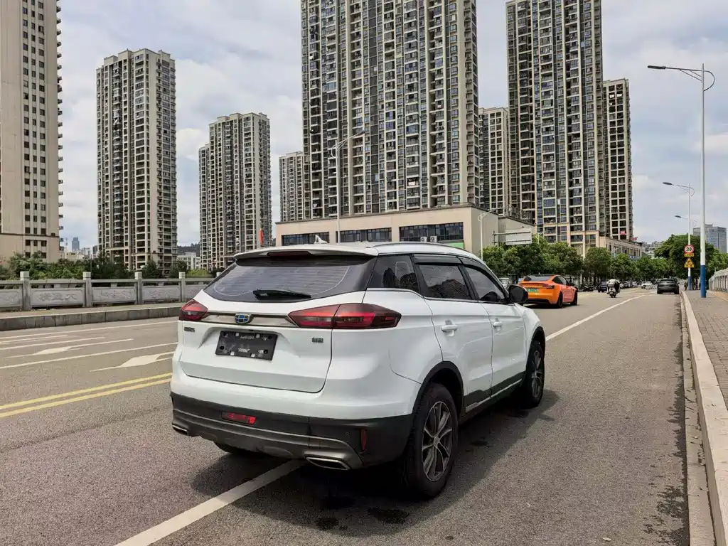 Geely Boyue — миниатюра 8