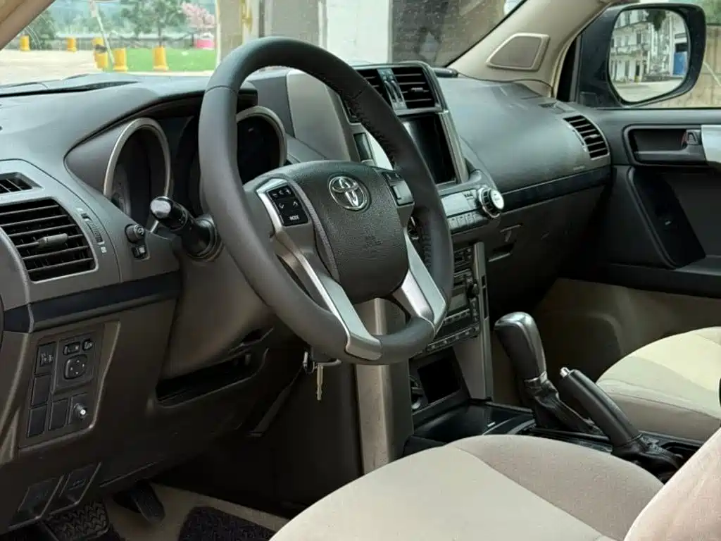 Toyota Prado (Import) — миниатюра 4