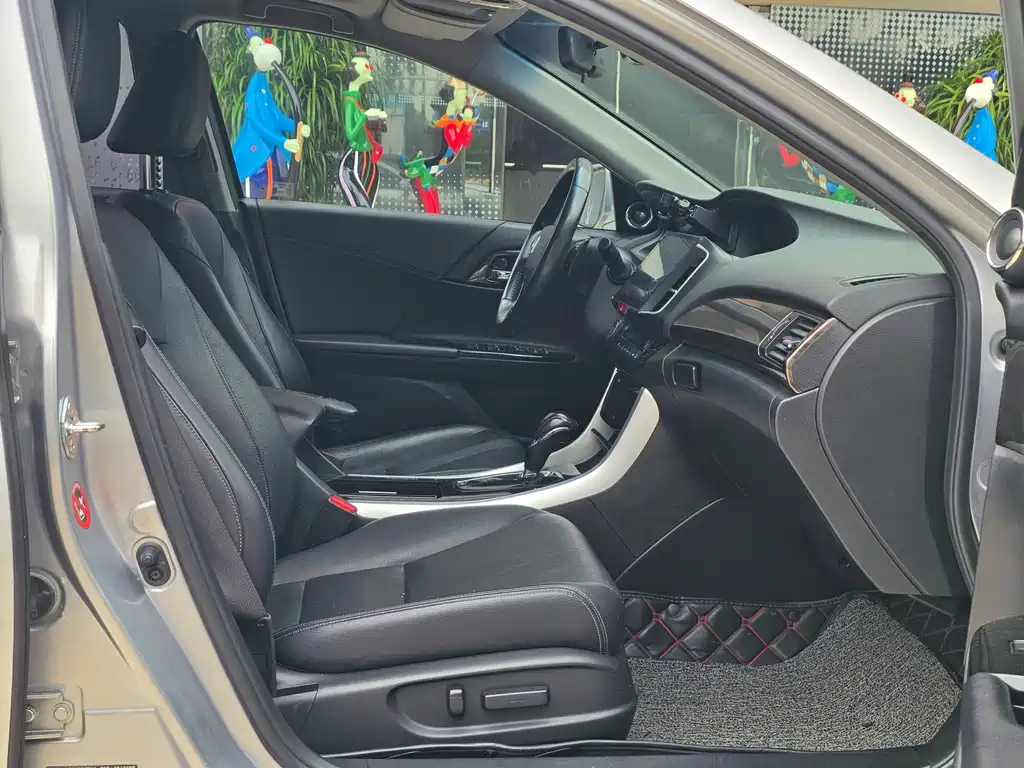 Honda Accord — миниатюра 13