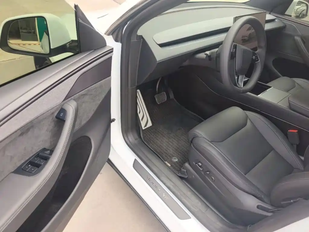 Tesla Model Y L — миниатюра 16