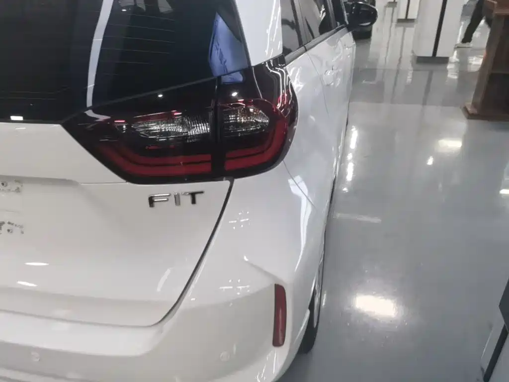 Honda Fit — миниатюра 8