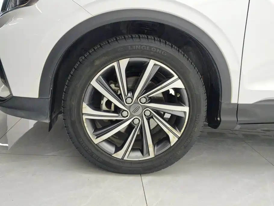 Geely Binyue — миниатюра 6