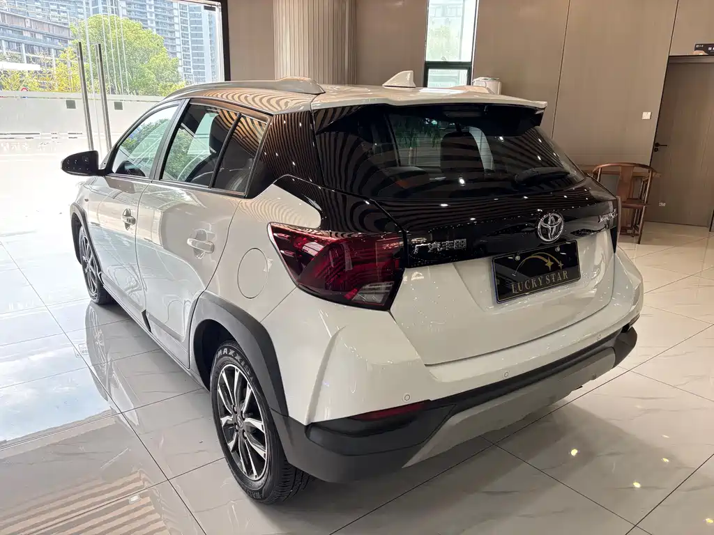 Toyota Yaris L Zhixuan X 1.5L CVT Luxury PLUS Edition, фото 3