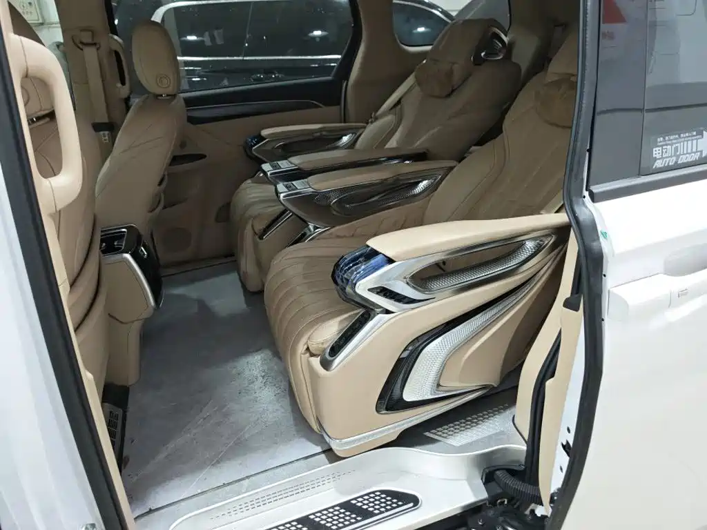 Buick GL8 — миниатюра 3