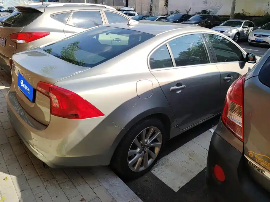 Volvo S60 — миниатюра 3