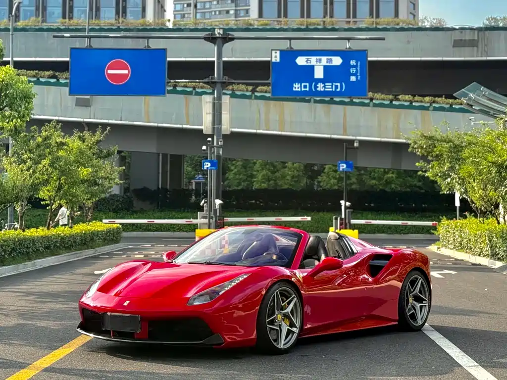Ferrari 488 — миниатюра 3