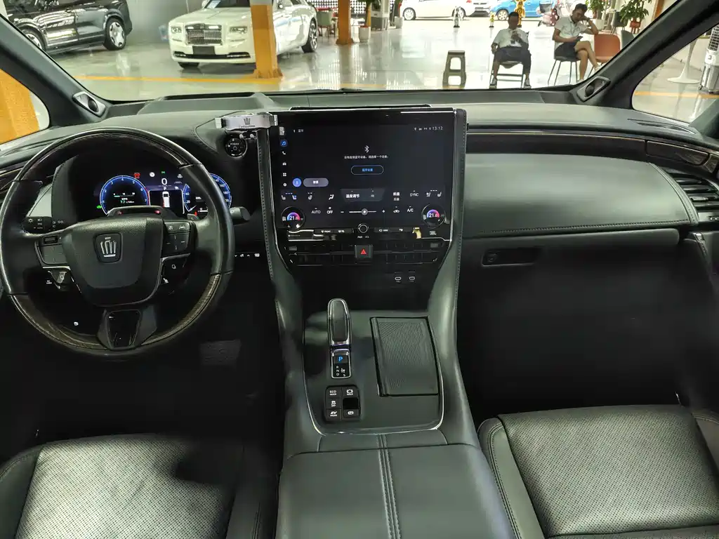 Toyota Vellfire — миниатюра 8
