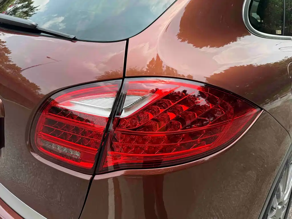 Porsche Cayenne — миниатюра 13