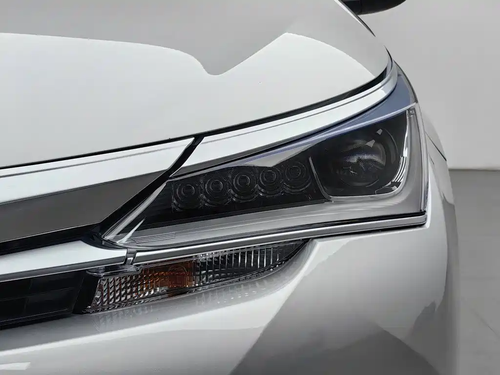 Toyota Corolla — миниатюра 7