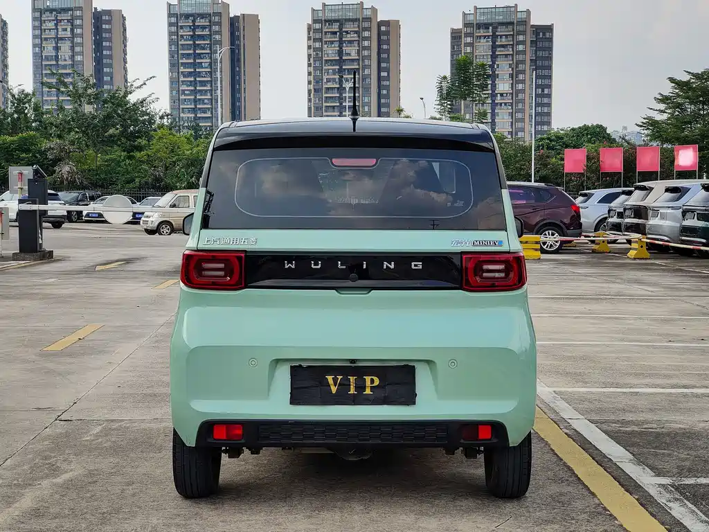 Wuling MINIEV — миниатюра 6