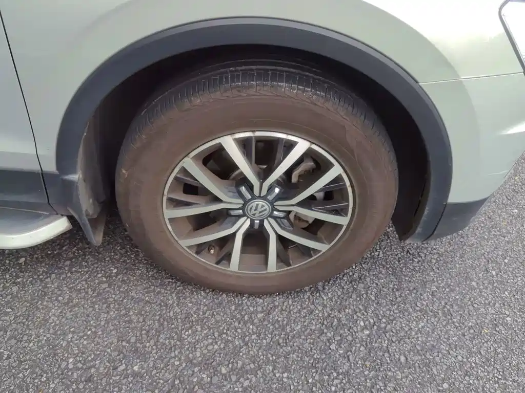 Volkswagen Tiguan L — миниатюра 8