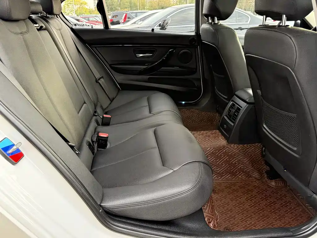 BMW 3 Series — миниатюра 17