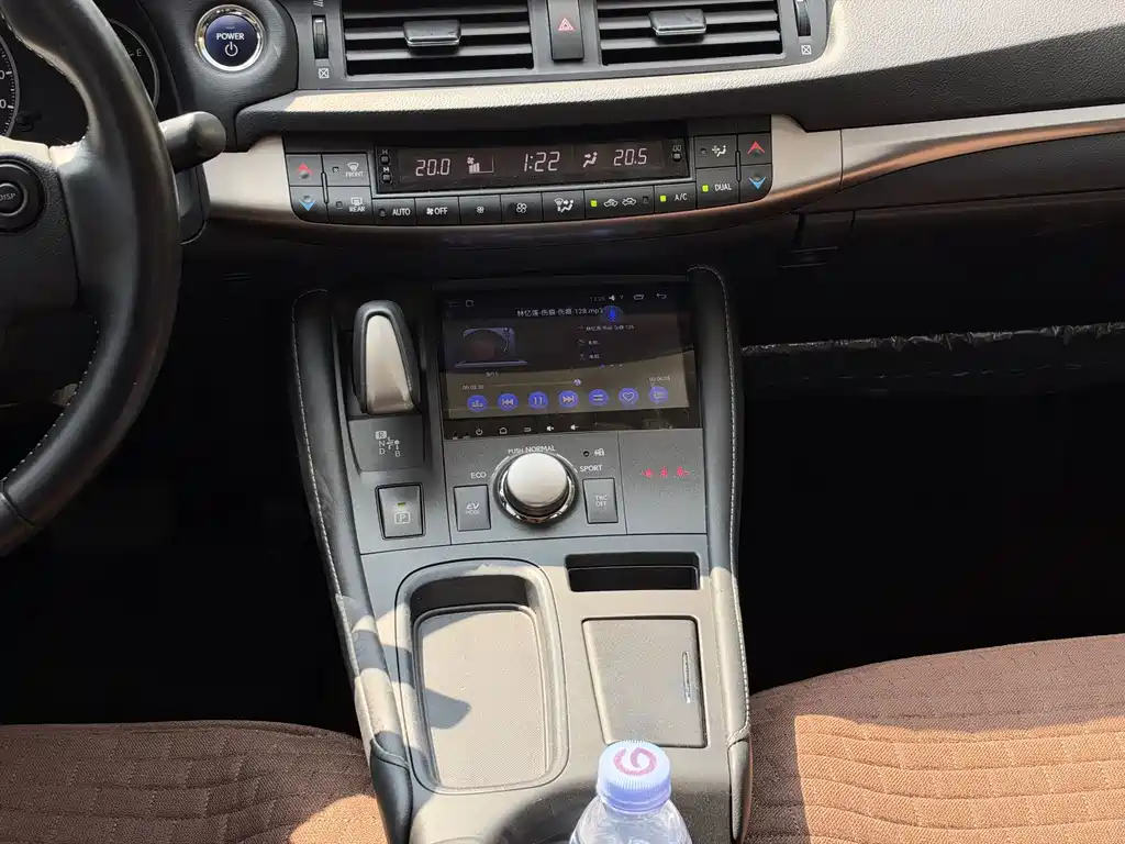 Lexus CT — миниатюра 18