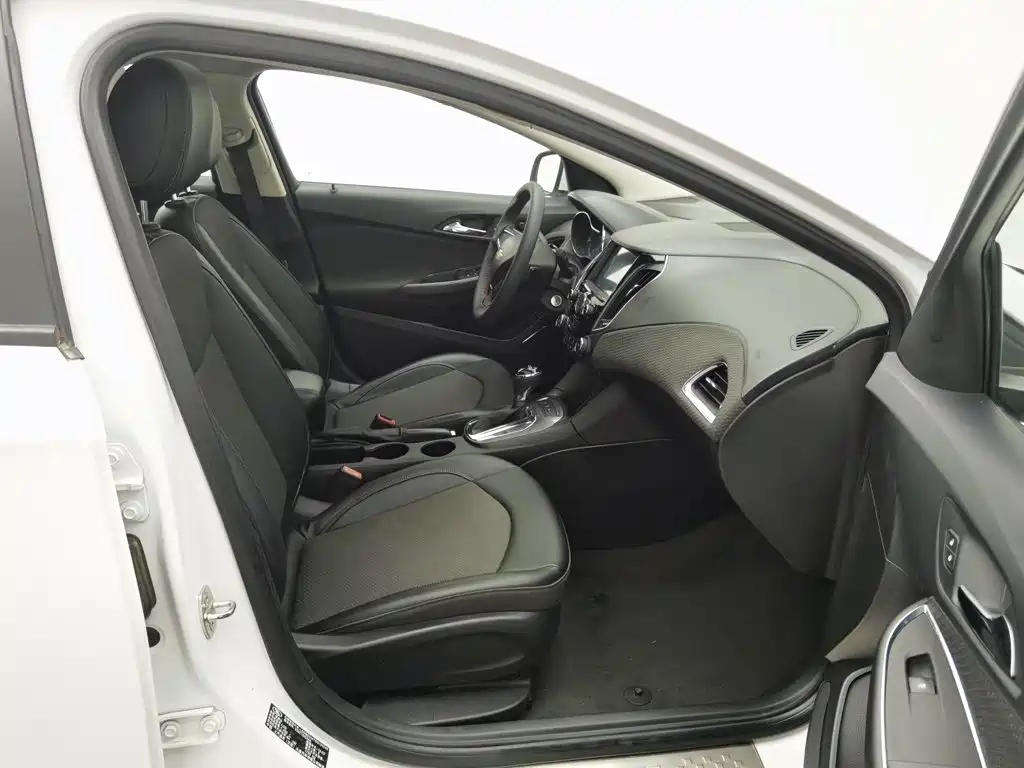 Chevrolet Cruze — миниатюра 23
