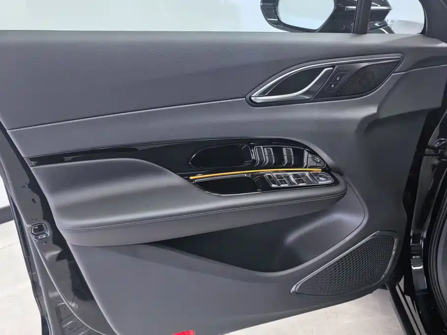Hongqi Hongqi HS3 PHEV — миниатюра 7