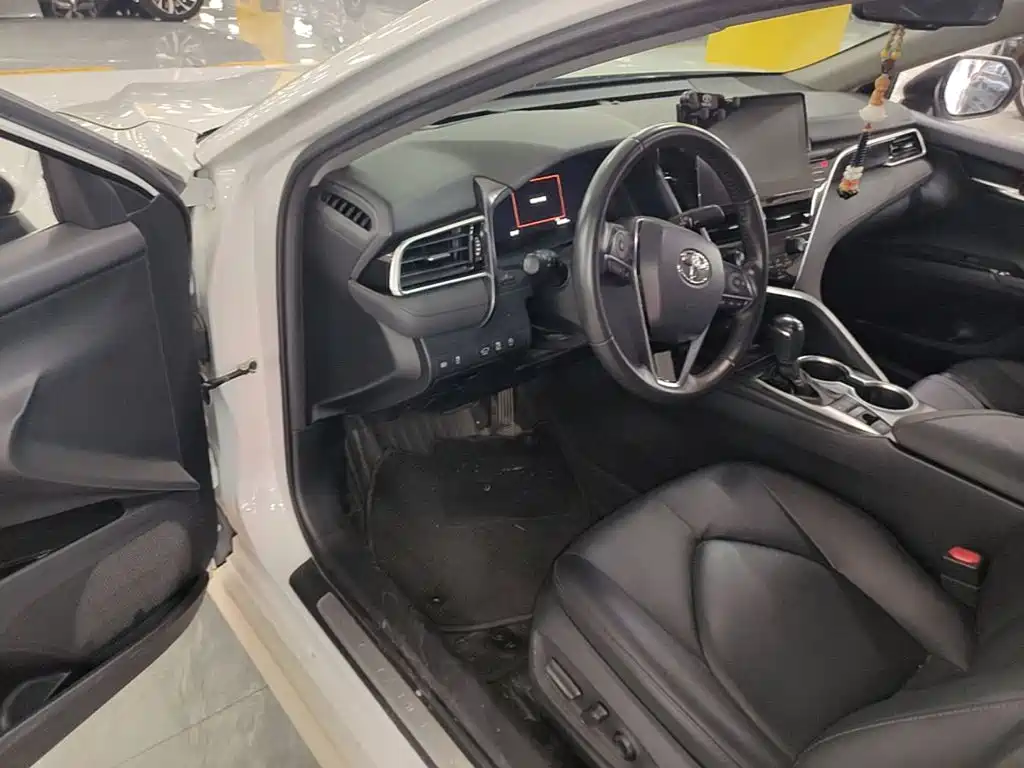 Toyota Camry — миниатюра 16