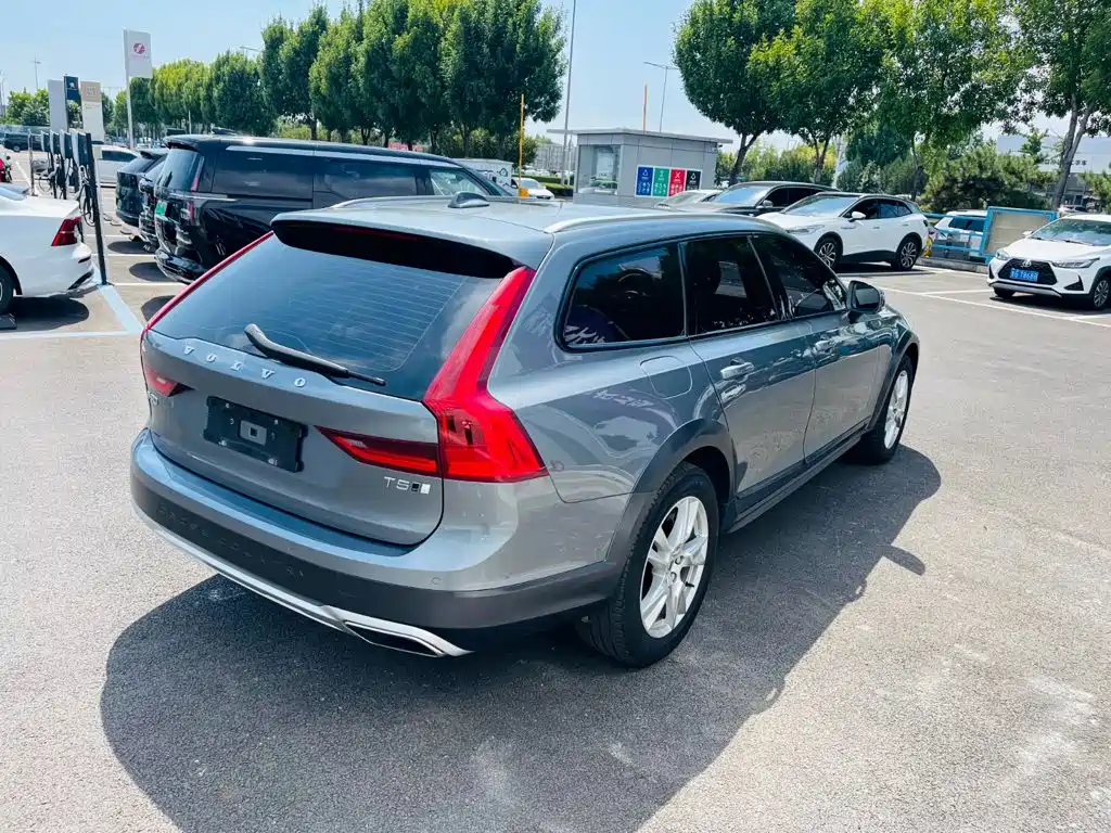 Volvo V90 — миниатюра 5