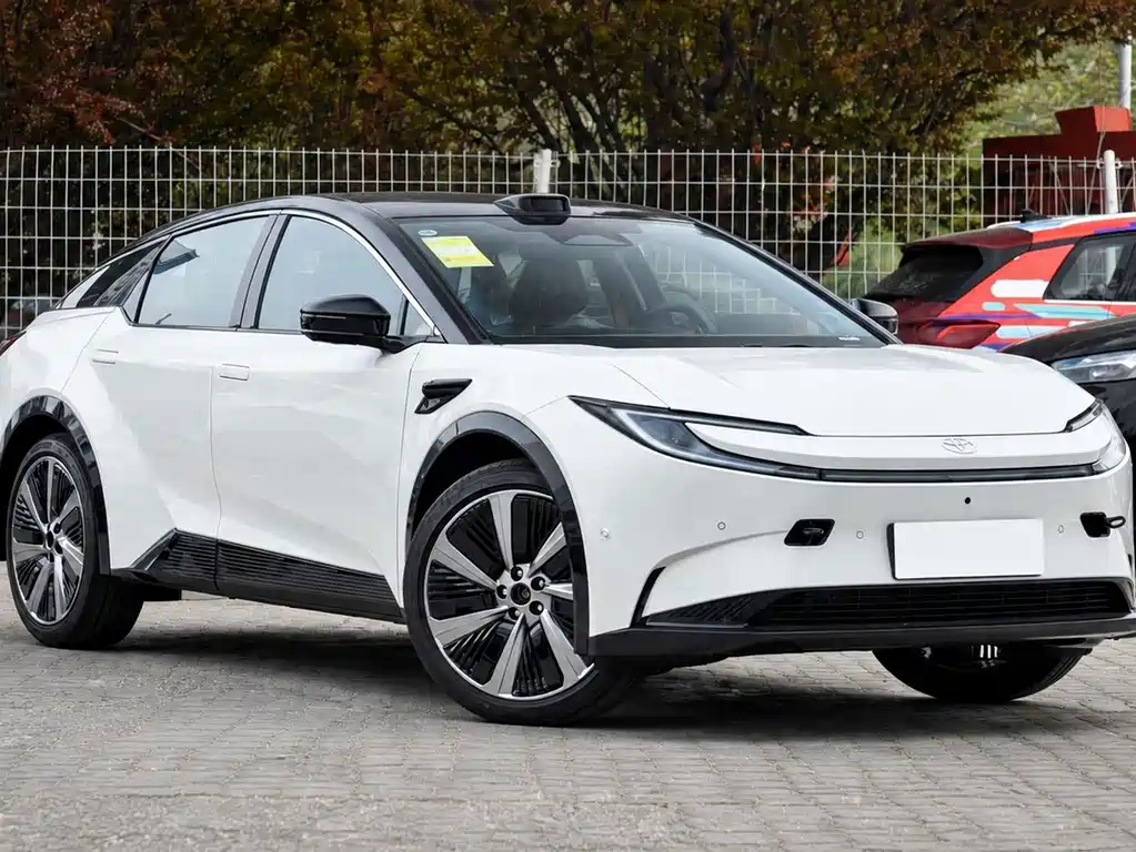 Toyota bZ5 — миниатюра 3