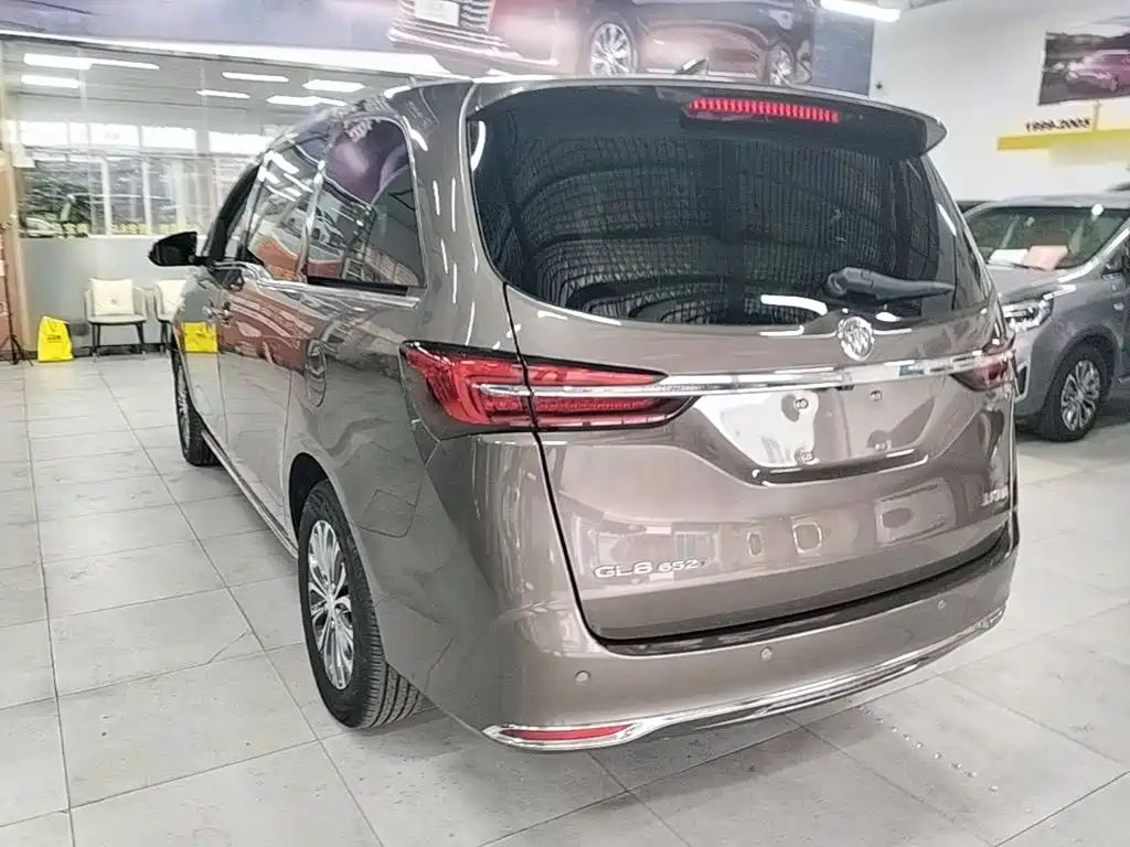 Buick GL8 — миниатюра 5