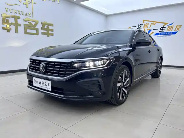 VOLKSWAGEN PASSAT 2025
