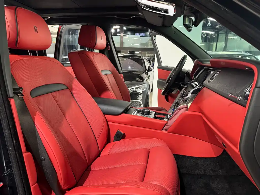 Rolls-Royce Cullinan — миниатюра 7